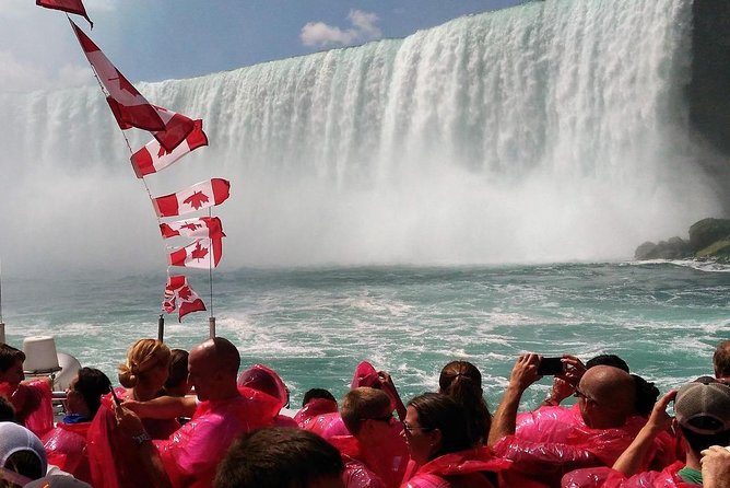 Tour to Niagara Falls With Cruise - Cruise Experience
