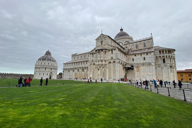 Tour to Pisa and Lucca in English Español and Purtuguês - Booking Information