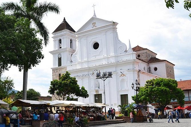Tour to Santa Fe De Antioquia - Pickup Information