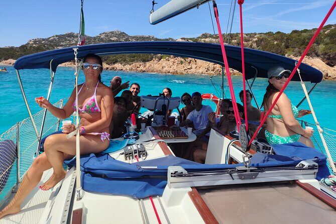 Tour to the islands of the La Maddalena Archipelago by sailing boat - The Food and Drinks Experience