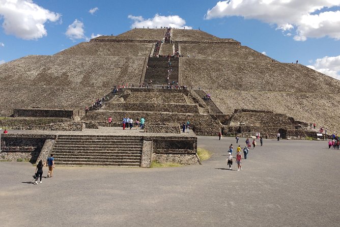 Tour to the Pyramids of Teotihuacán in English, Leaving Querétaro - Common Questions