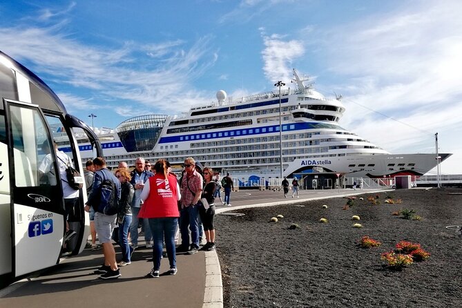 Tour to Timanfaya, La Geria and Laguna Verde for Cruise Passengers - Meeting and Pickup