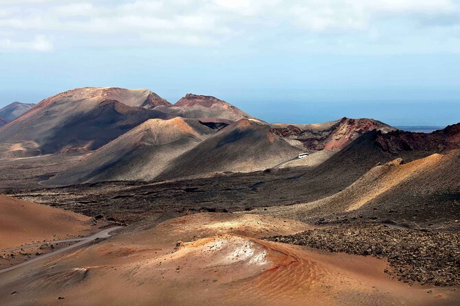 Tour to Timanfaya, La Geria and Laguna Verde for Cruise Passengers - La Geria and Laguna Verde