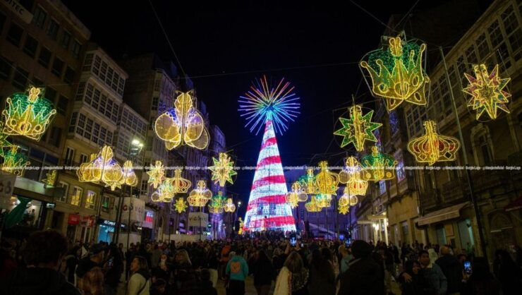Tour to Vigo Christmas Lights Plus Pontevedra Including Boat - Tour Overview