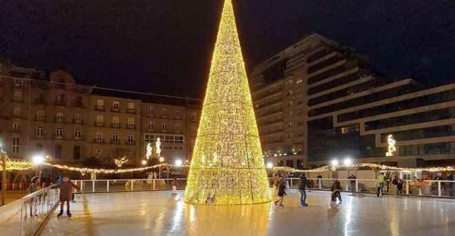 Tour to Vigo Christmas Lights Plus Pontevedra Including Boat - Activity Itinerary