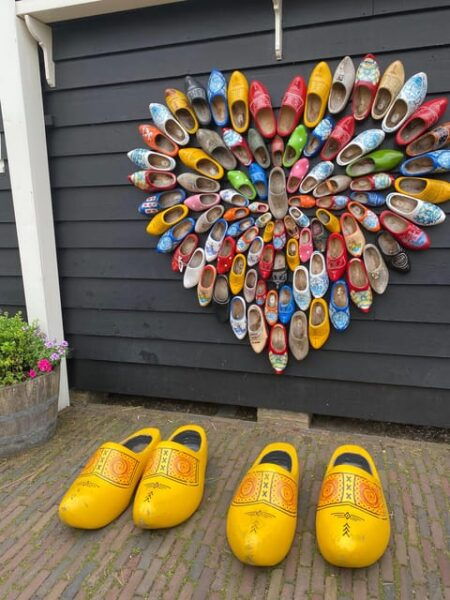 Tour to Windmills and Volendam Incl. Lunch From Amsterdam - Explore Zaanse Schans