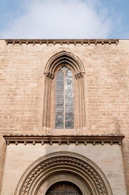 Tour Valencia "Between Vice and Virtue". - Good To Know