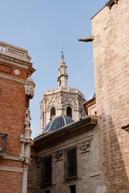 Tour Valencia "Between Vice and Virtue". - Exploring Valencias Contrasts: What This Tour Offers