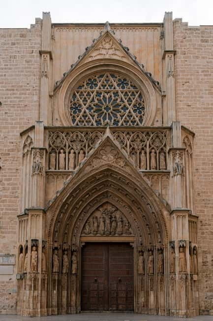 Tour Valencia "Between Vice and Virtue". - Who Would Love This Tour?