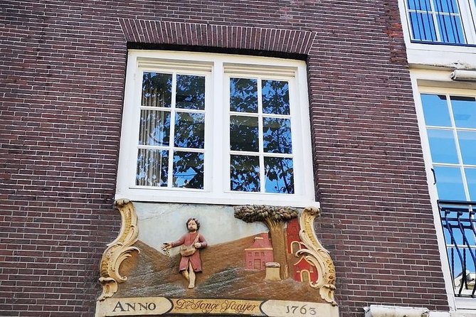 Tour With a Secret on a Unique Delft - Common Questions