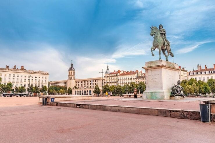 Tour With an Actor-Guide: the Revolution and the End of Lyon - Booking Information and Details
