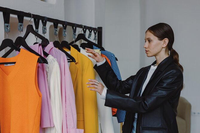 Tour With Fashion & Color Seasonal Analysis Expert - Good To Know