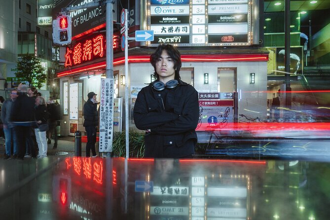 Tour With Pro Tokyo Photographer and Take Edgy Unique Portraits - Personalized Guidance From Deniz