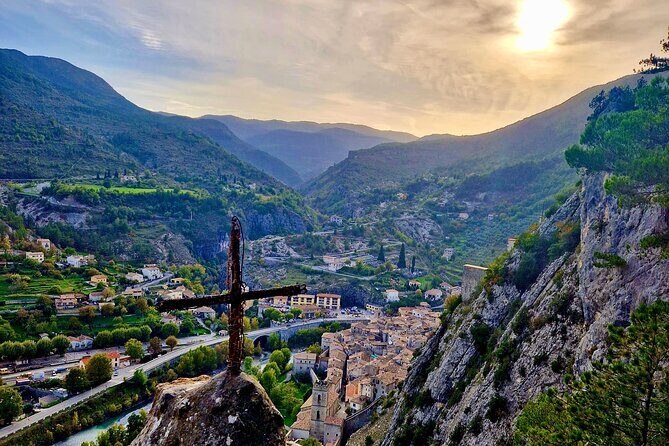 Tour with the Mountain Train, Trek to Mystic Forest and Castle - FAQ