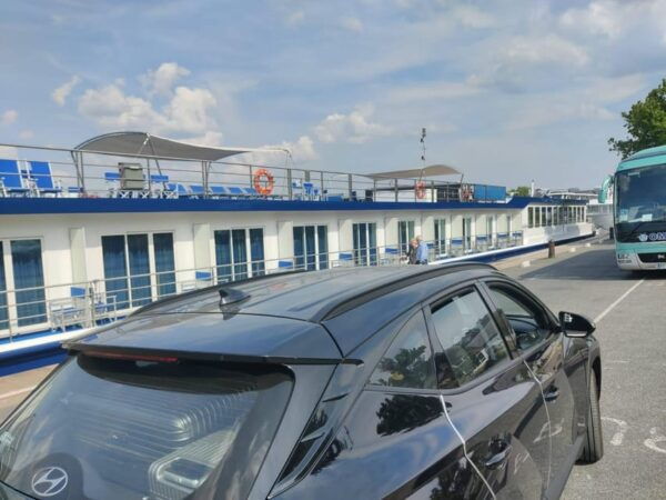 Tourist Transfert With Stops From Mont Saint Michel to Caen - Language and Driver Expertise