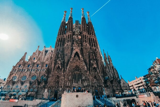 Touristic Highlights of Barcelona on a Private Half Day Tour With a Local - La Sagrada Familia