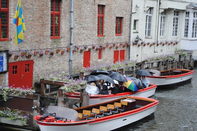 Touristic Highlights of Bruges on a Half Day Tour With a Local With Boat Ride - The Basilica of the Holy Blood