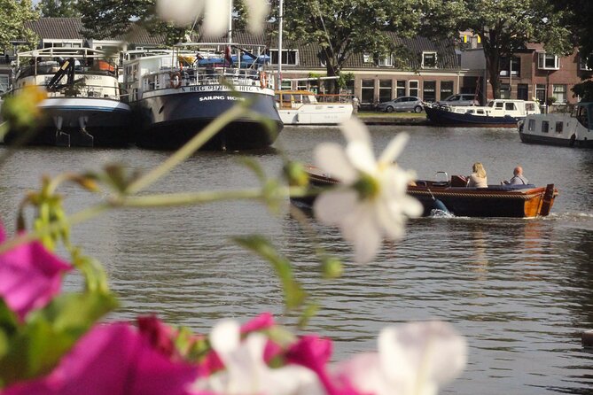 Touristic Highlights of Leiden on a Half Day (4 Hours) Private Tour - Botanical Gardens and Parks