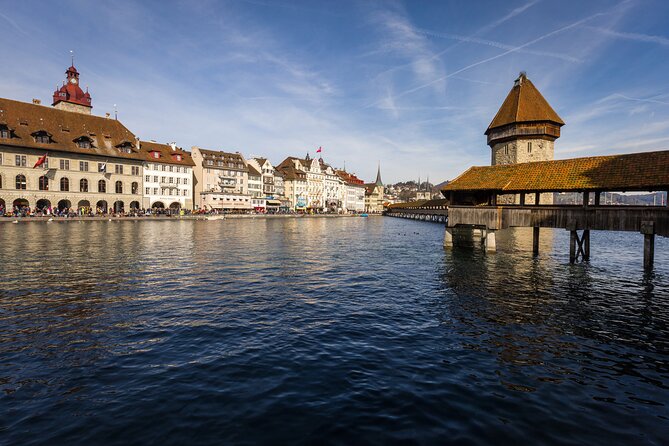 Touristic Highlights of Lucerne on a Private Half Day Tour With a Local - Visit the Iconic Chapel Bridge