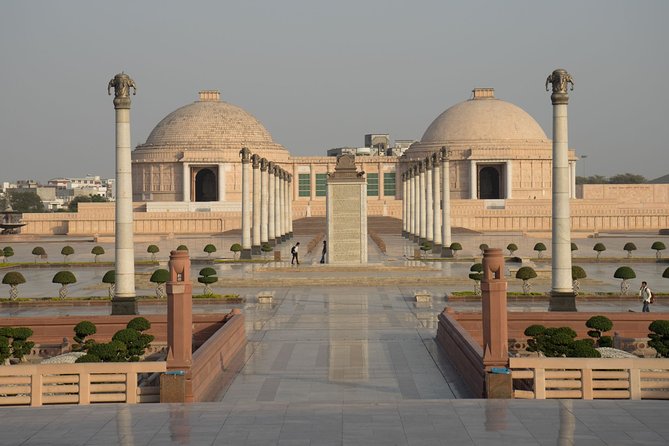 Touristic Highlights of Lucknow (Guided Full Day Sightseeing Tour by Car) - Rumi Darwaza Visit