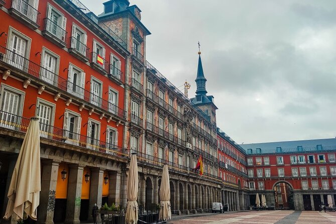 Touristic Highlights of Madrid on a Private Half Day Tour With a Local - Iconic Landmarks