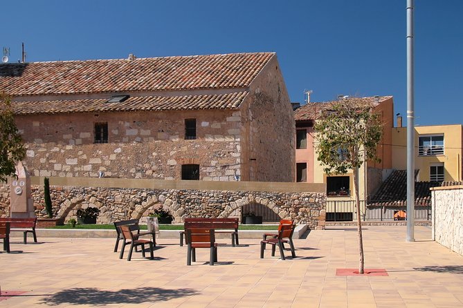 Touristic Highlights of Montblanc on a Private Half Day Tour With a Local - Montblancs Historic Old Town