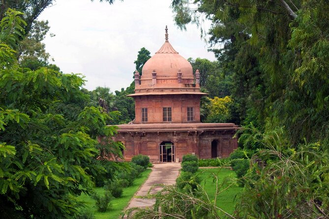 Touristic Highlights of Prayagraj (Guided Full Day Sightseeing Tour by Car) - Inclusive Entrance Fees