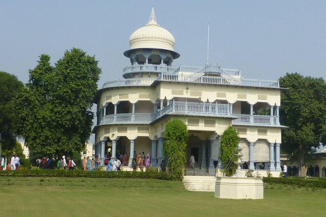 Touristic Highlights of Prayagraj (Guided Full Day Sightseeing Tour by Car) - Flexible Pickup Options