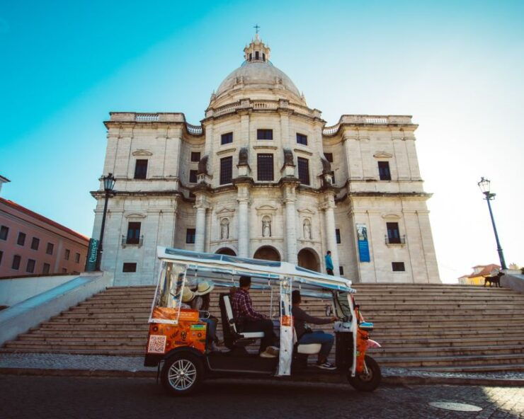 Touristic Tour in Alfama - the Tuk Experience - Touristic Tour Overview