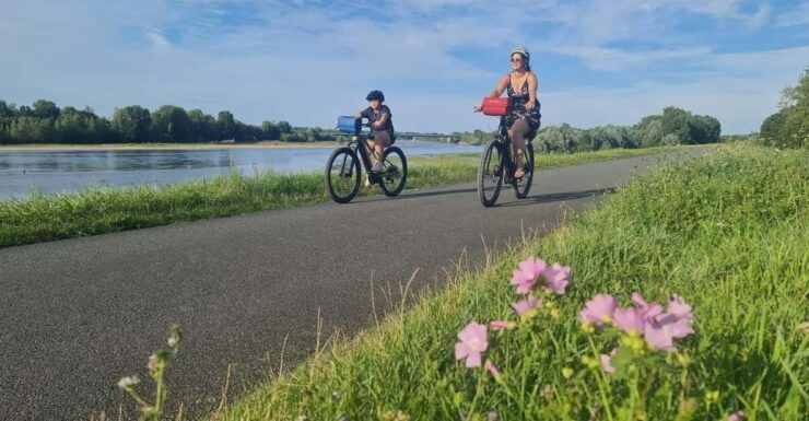Tours and Its Wonderful Casltes by Bike ! - Cycling Through the Loire Valley