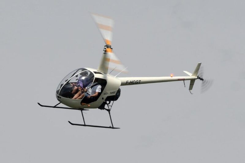 Toussus Le Noble: 30 Minutes Helicopter Flying Lesson - Good To Know