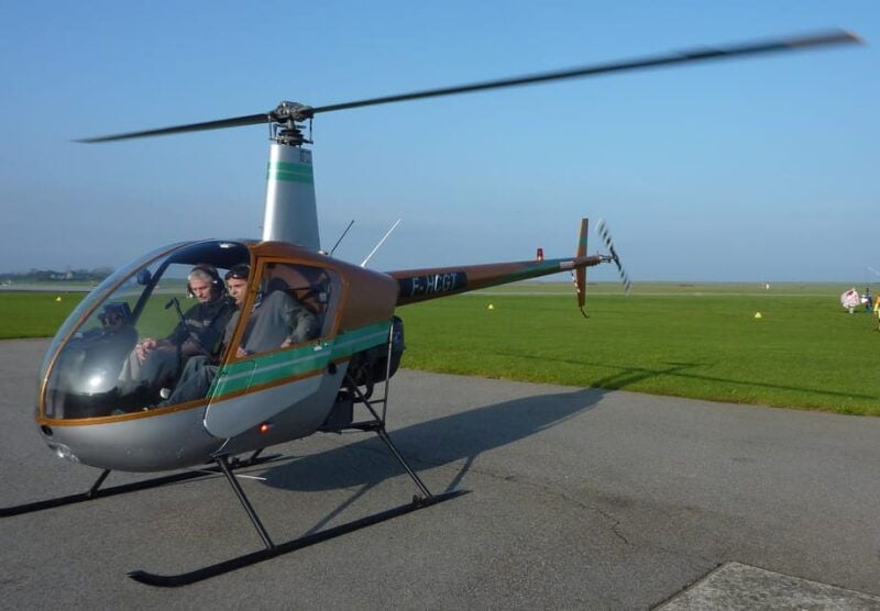 Toussus Le Noble: 30 Minutes Helicopter Flying Lesson - The Robinson R22 Helicopter Experience