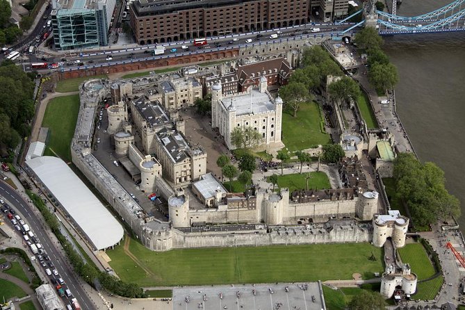 Tower of London, Churchill War Rooms & Westminster Abbey Tour - Tower of London