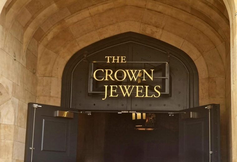 Tower of London Crown Jewels and English Royal History Tour - Who Should Consider This Tour?
