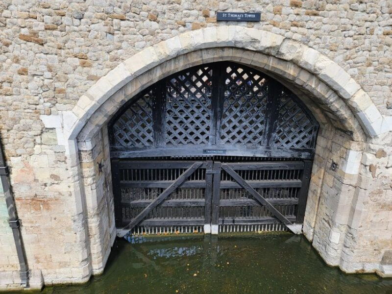 Tower of London: Early Access with Crown Jewels & Beefeaters - What’s Included and Why It Matters