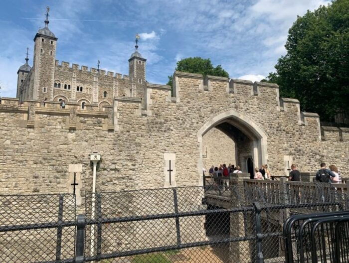 Tower of London: Early Access with Crown Jewels & Beefeaters - The Sum Up