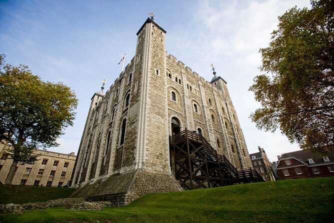 Tower of London: Early Entry & Guided Tour With the Beefeaters - Early Access to the Crown Jewels