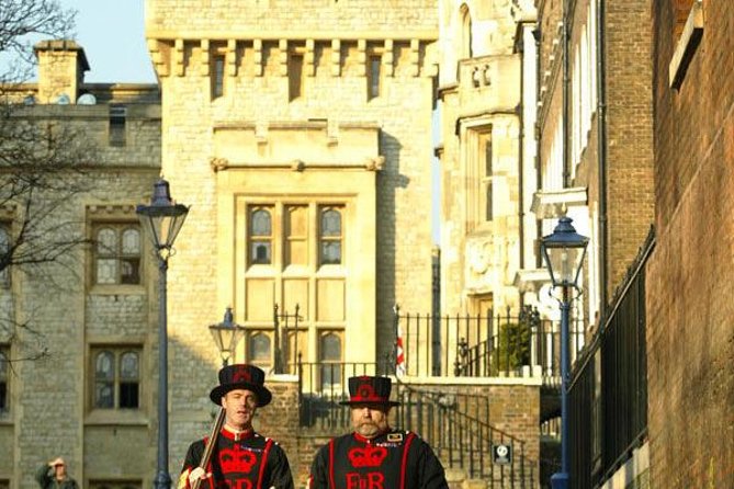 Tower of London: Entry Ticket, Crown Jewels and Beefeater Tour - Negative Experiences and Disappointment With Viator