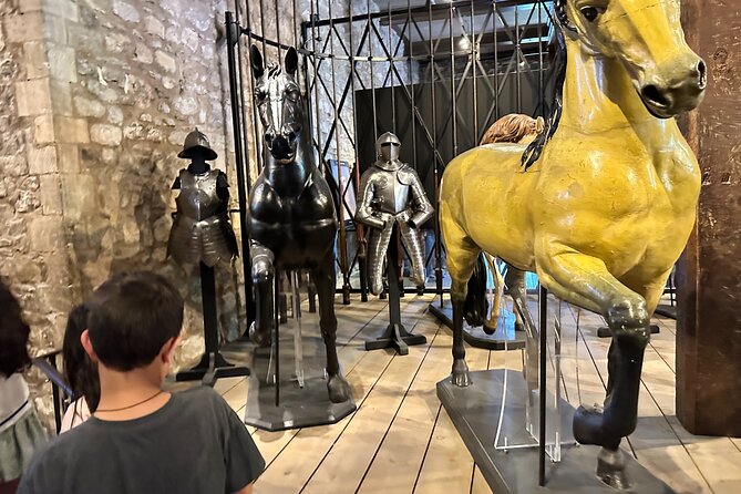 Tower of London for Kids & Families Private Guided Tour With Pre-Booked Tickets - Benefits of a Private Guided Tour