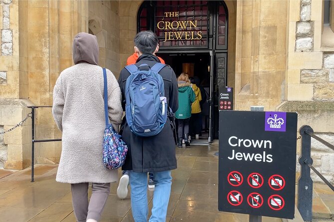 Tower of London Guided Tour Meet & Greet With the Beefeaters - Common Questions