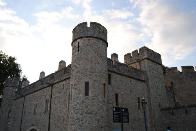 Tower of London Private Guided Tour - Oldest Part of the Tower