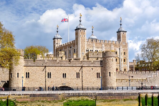 Tower of London Tickets and Jack the Ripper Ghost Tour - What To Expect