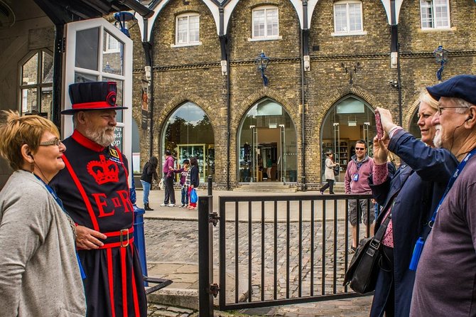 Tower of London Tour With a Beefeater Private Meet & Greet - The Sum Up