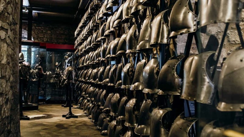 Tower of London Tour with Crown Jewels, plus River Cruise - Who Should Consider This Tour?