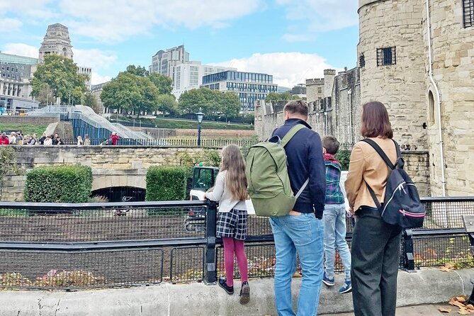 Tower of London & Tower Bridge Private Tour for Kids and Families - Tour Details
