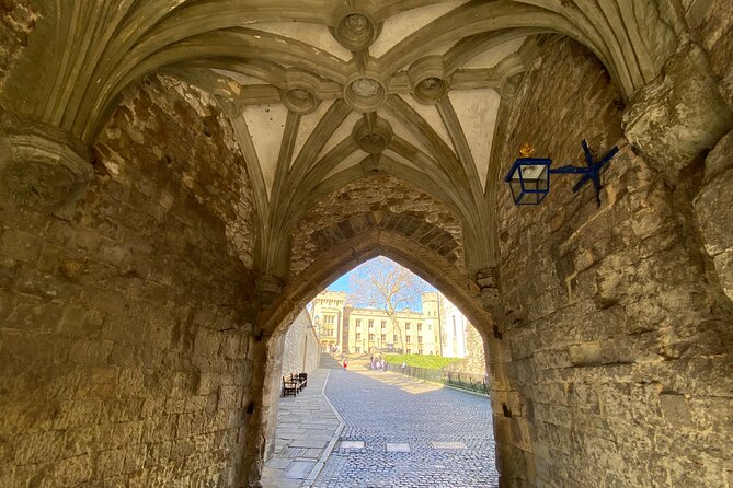 Tower of London VIP Tour With Luxury Crown Jewels Afternoon Tea - Directions