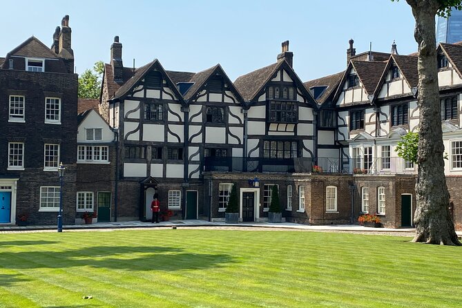Tower of London & Westminster Abbey: Small Group Tour With Expert - Pricing and Terms