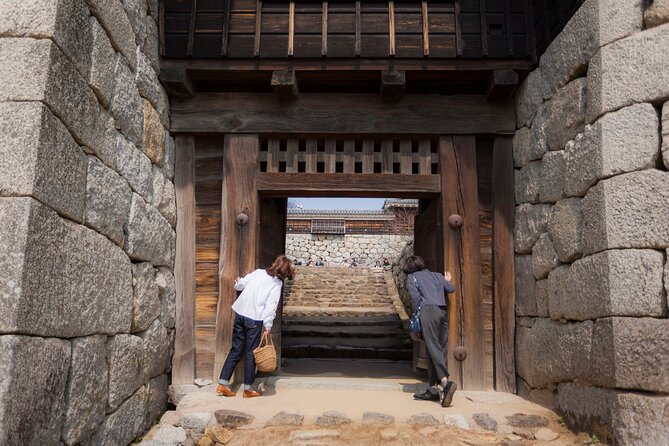 [Town Walk] Stroll Around Matsuyama Castle and Enjoy Local Shopping - Tips for a Memorable Day in Matsuyama