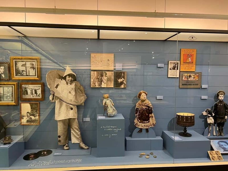 Toy Museum: toys belonging to Anna Maria and Salvador Dalí and García Lorca - An In-Depth Look at the Toy Museum Experience