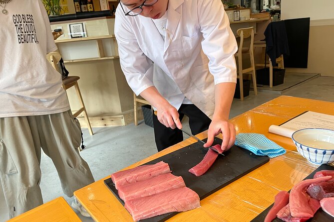 Toyosu Market and Tuna Cutting Workshop Small Group Guided Tour - Common Questions